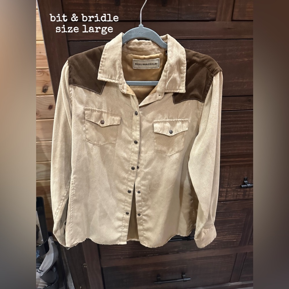 Women’s Bit & Bridle Button up